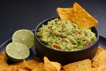 How to Make Authentic Mexican Guacamole