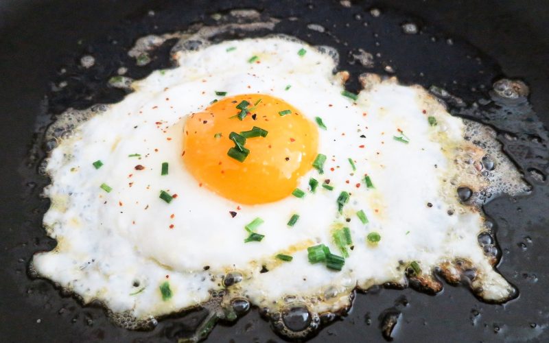 Perfect Fried Egg Secrets: Make Crispy, Golden Breakfast Eggs Fast