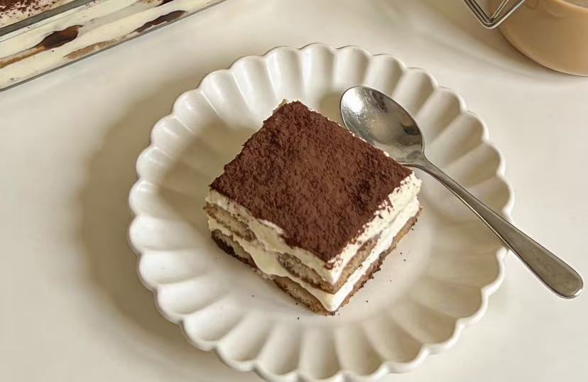 The Ultimate Guide to Tiramisu: Classic Italian Dessert & Recipes