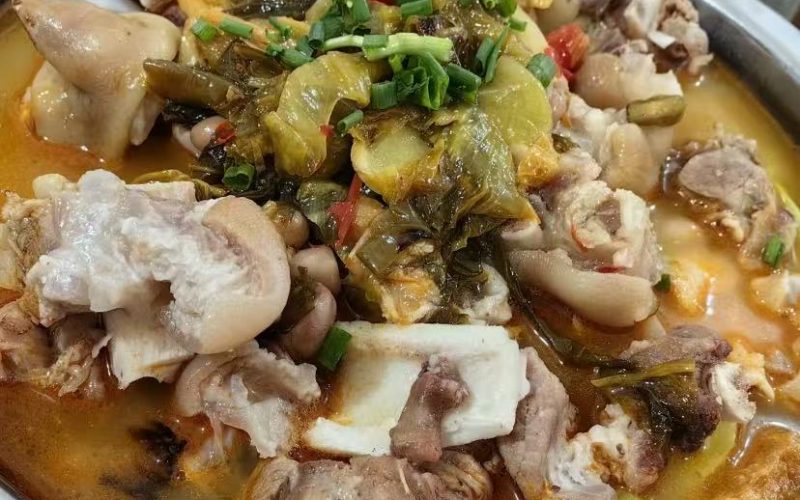 Sour Mustard Pork Trotters Recipe: A Traditional Dish Full of Flavor