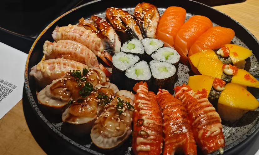 Assorted Deluxe Sushi Platter